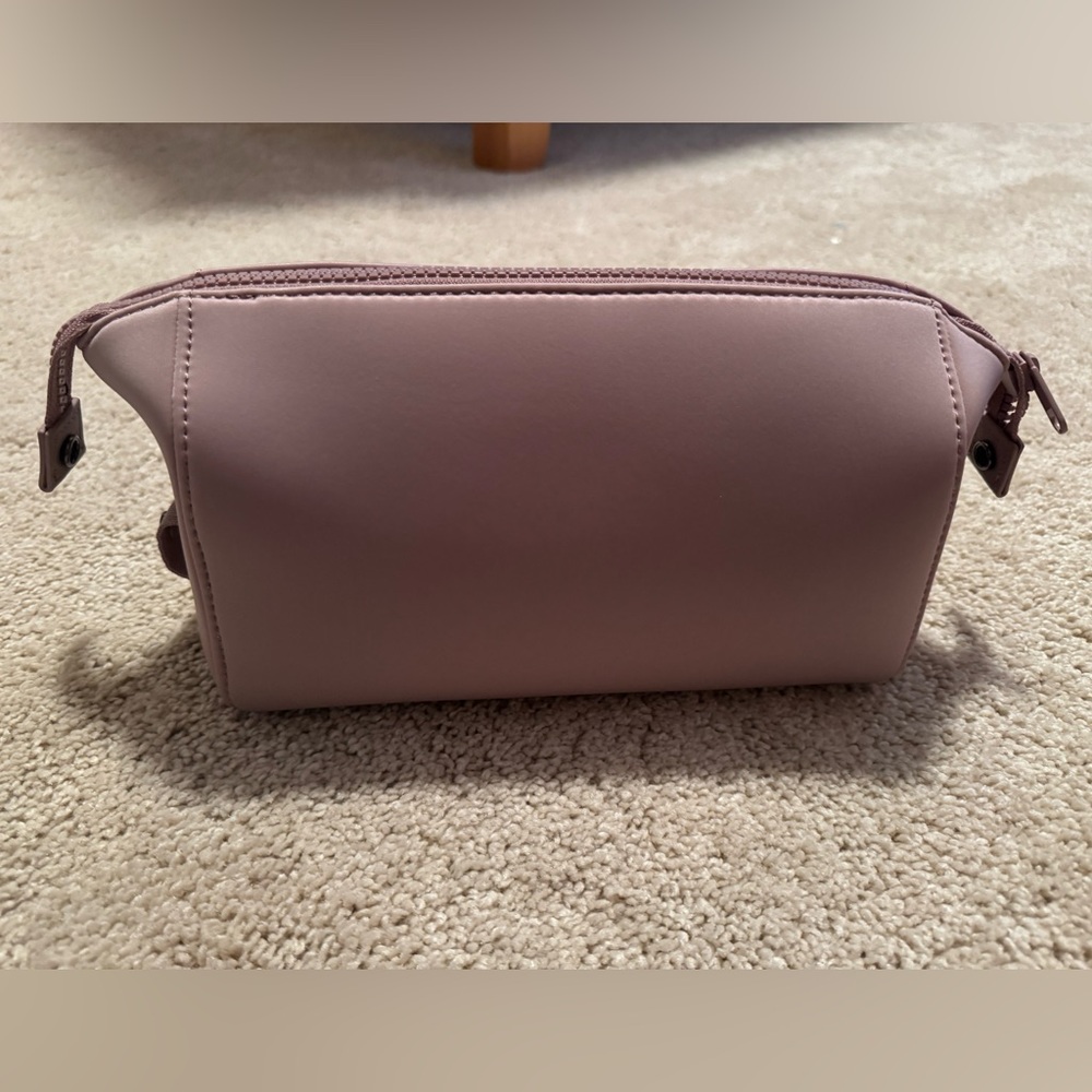 Quince Double-Zip Leather Cosmetic Pouch in Mauve - Picture 2 of 3